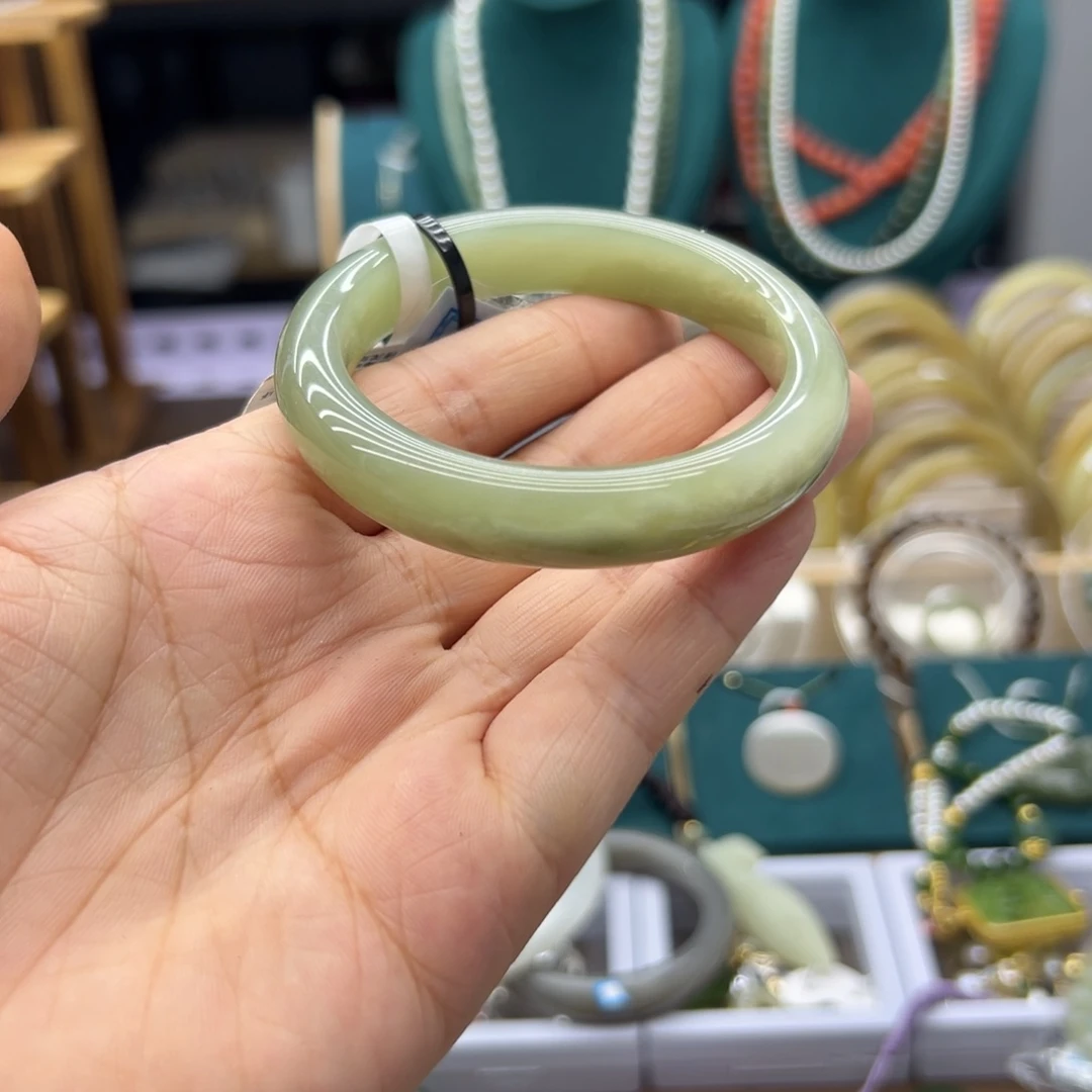 和田玉手镯未镶嵌53.6圈围3099