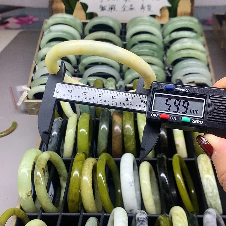 未镶嵌蛇纹石玉手镯128