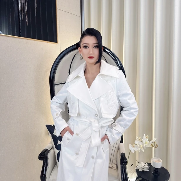 2025早春新款小众时尚设计感白色牛仔风衣外套