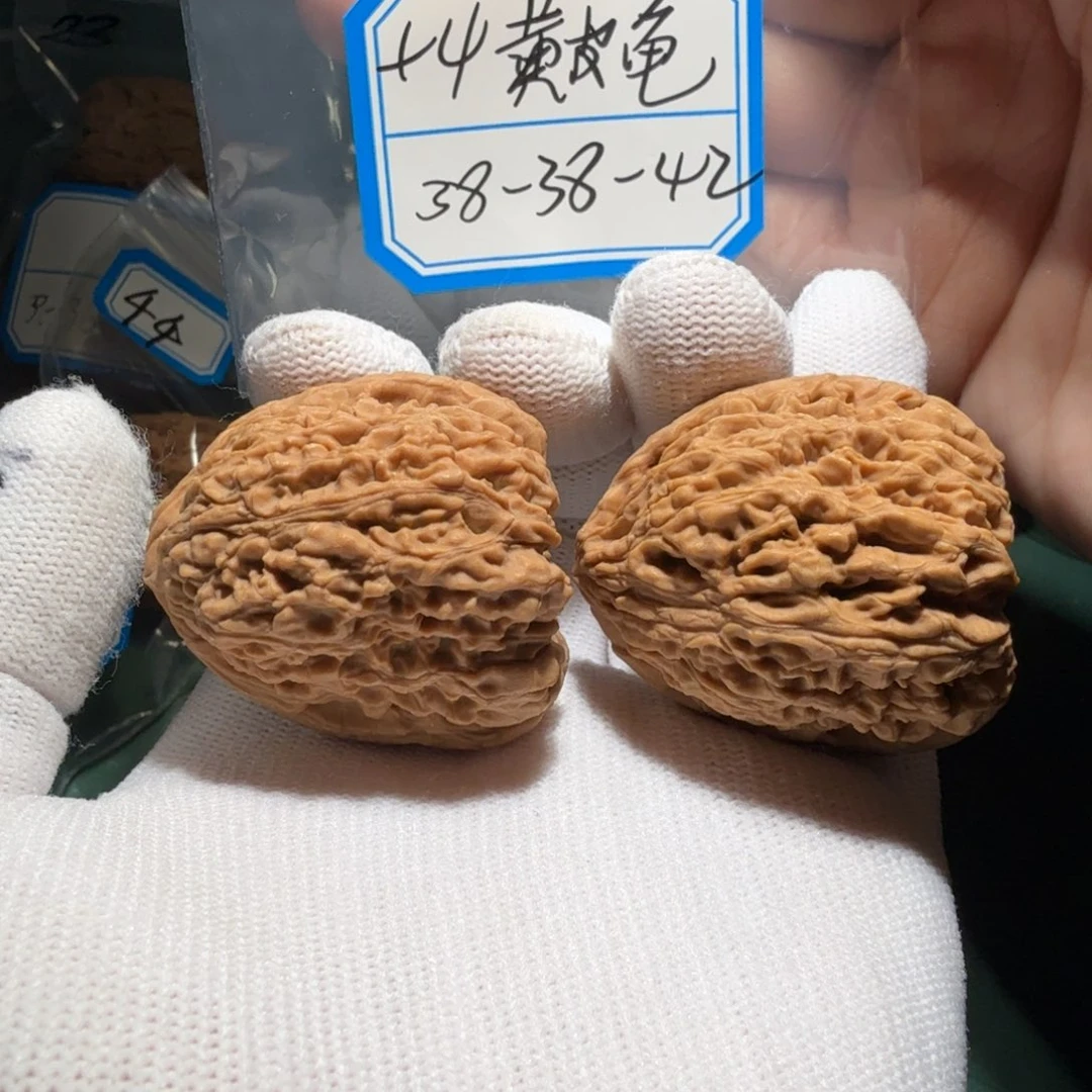 文玩核桃吊坠南疆留疤高炮拉丝55