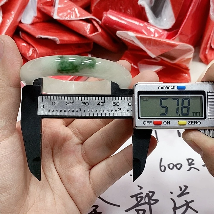 翡翠手镯未镶嵌59