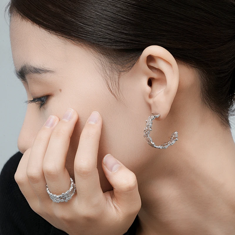 一川月白 925银耳饰 百搭气质耳圈时尚小众高级感复古【忍冬耳圈】