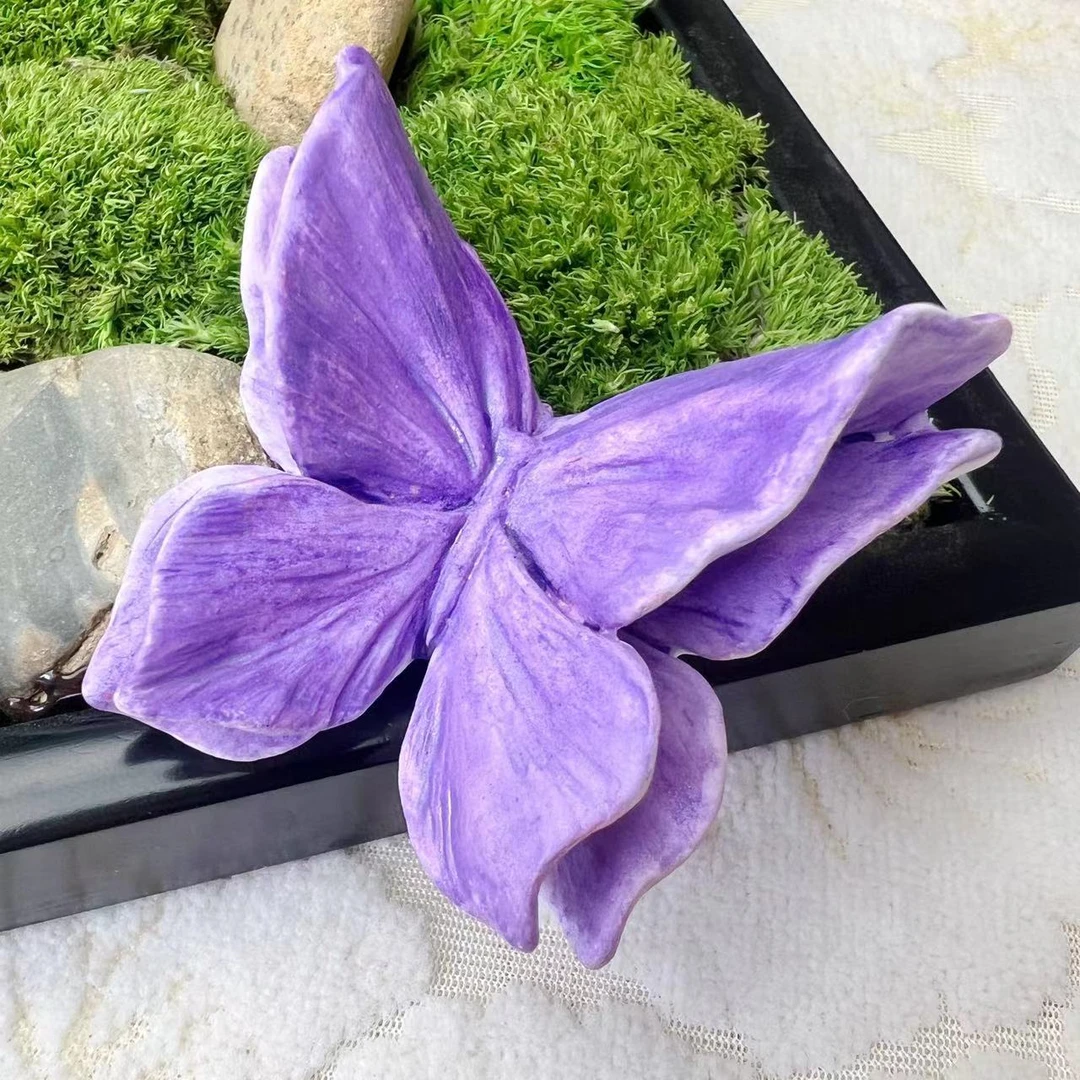 车载香薰石膏紫蝴蝶空调出风口夹香氛扩香石装饰礼物车内饰品香水