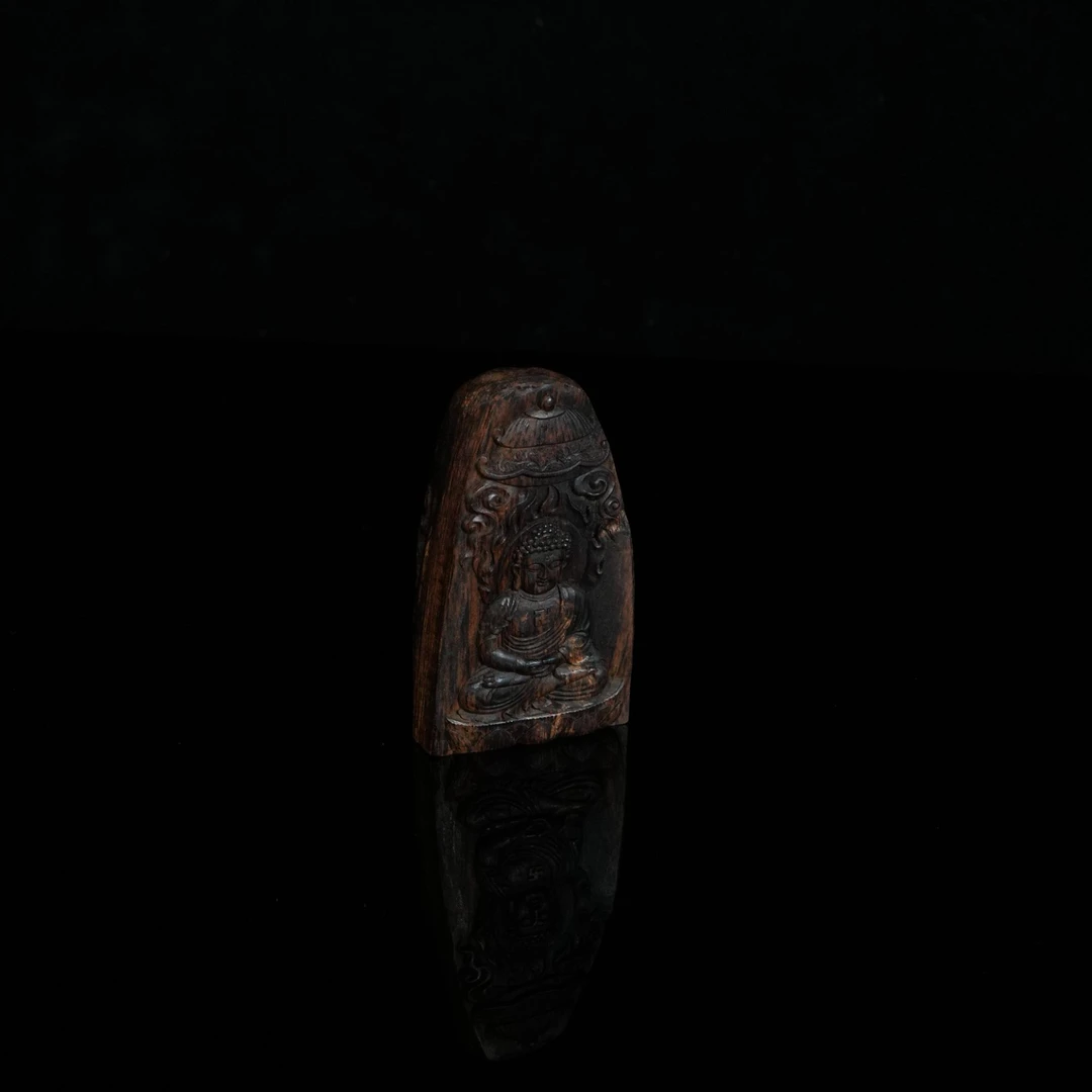 DY-C0358 越南惠安红油沉水大日如来 6.3x3.7x1.8cm 24.4g