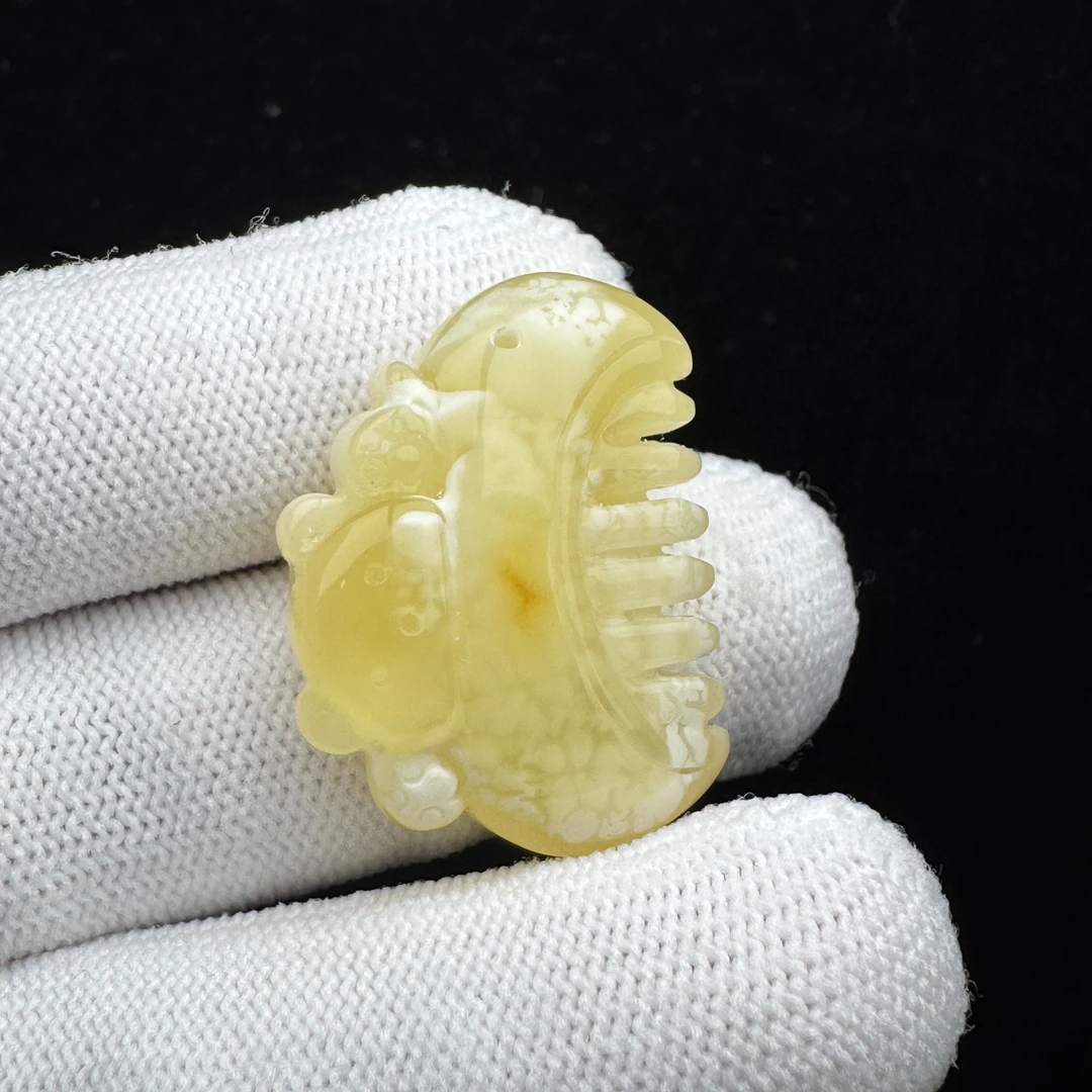 M4030 天然蜜蜡 雕刻梳子 22.5*30*9.9mm支持鉴定 假一罚四