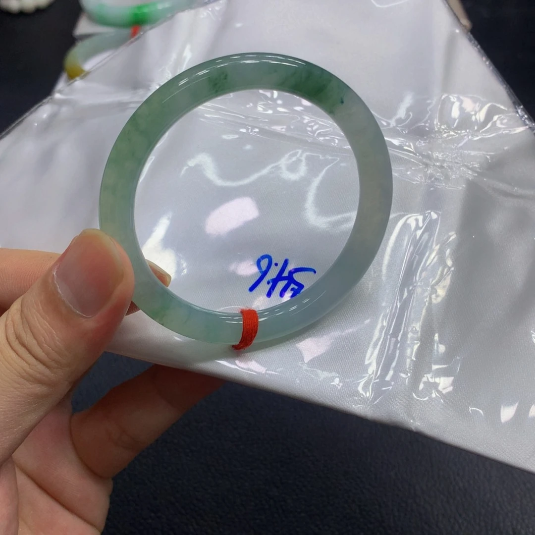 未镶嵌手镯（圆镯）翡翠思***°翡翠手镯