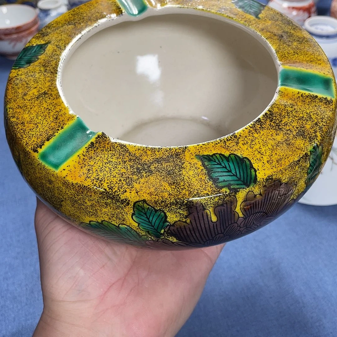 大***地瓷器制作工艺精湛