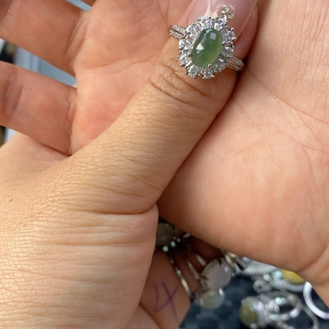 狮***蝶翡翠未镶嵌戒指缅甸