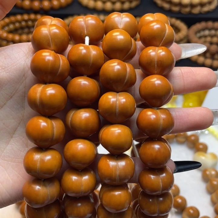 吊坠猴头核桃微瑕屁桃18+猴头核桃