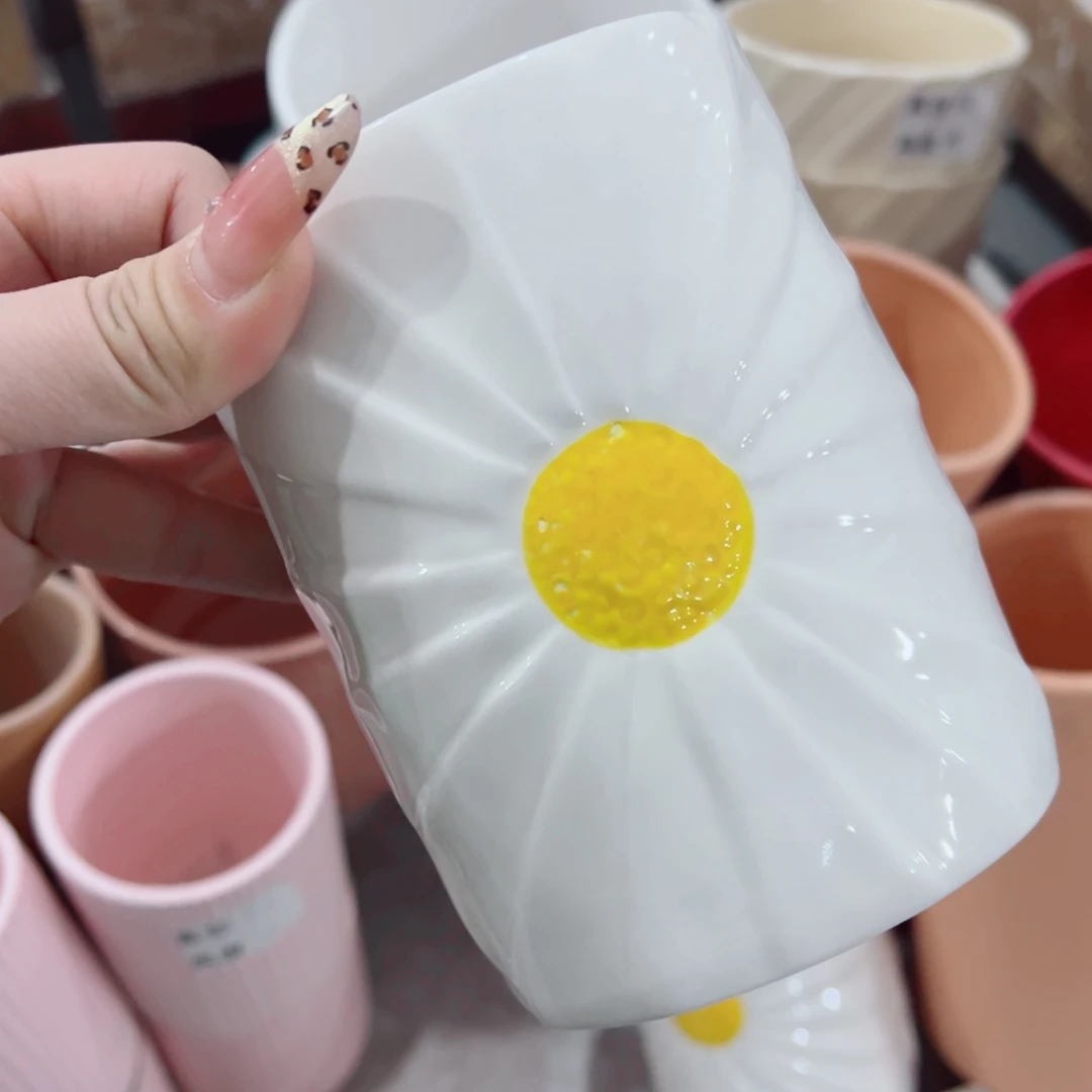 有孔，陶瓷花盆满10米包邮发货。