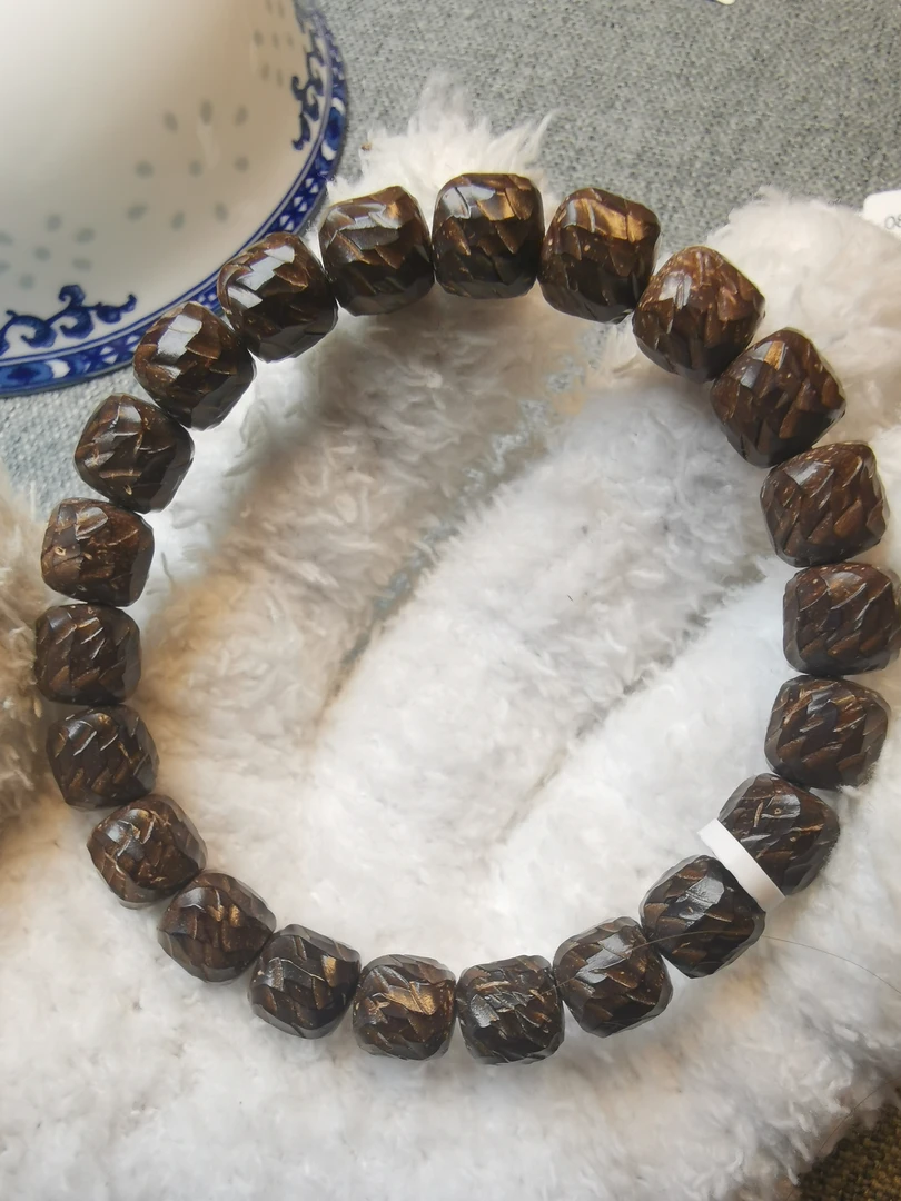 椰蒂9*9刀纹雕刻手串，手工干磨，