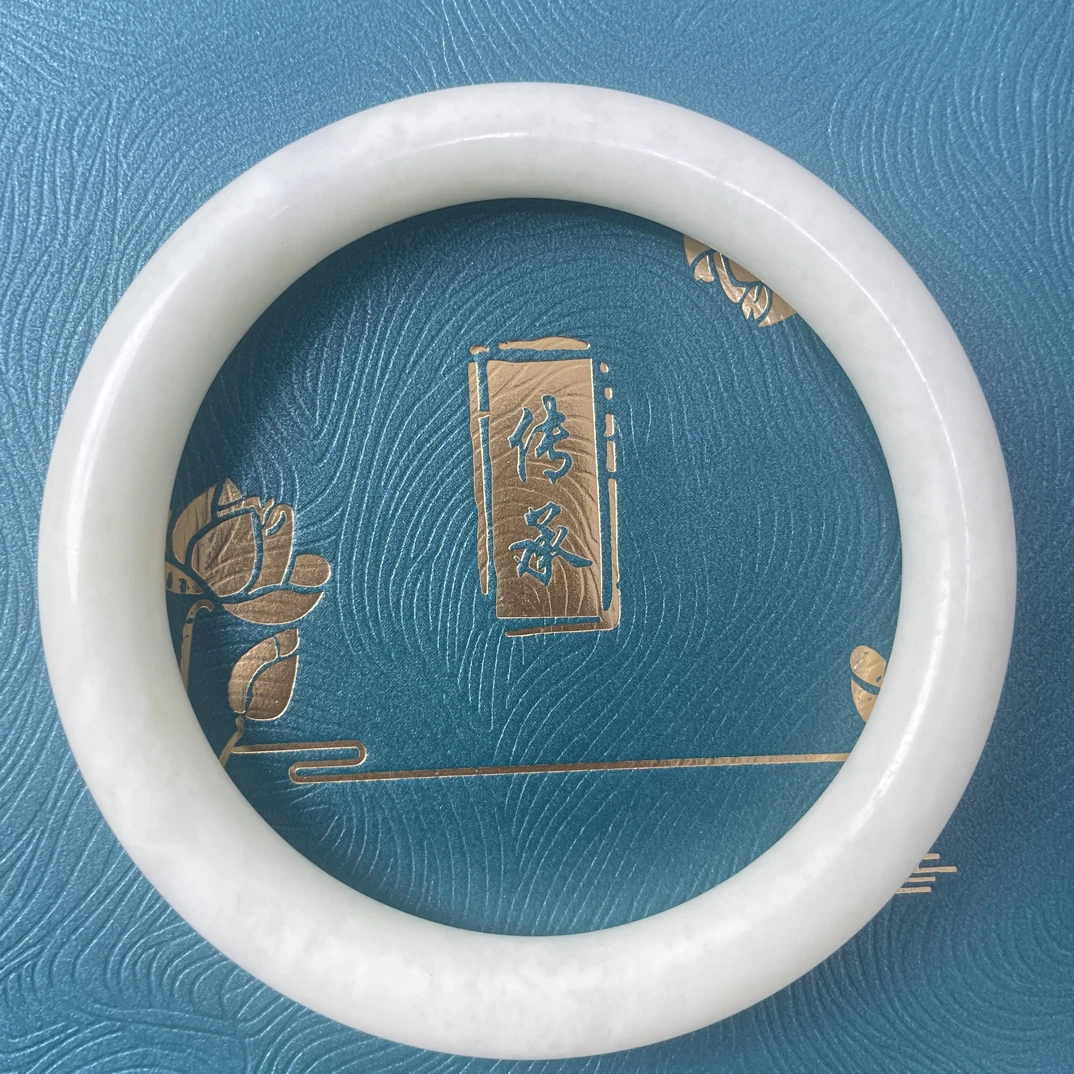 天然玉手镯高冰润