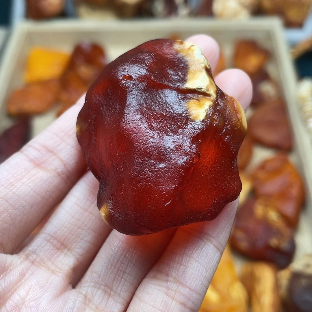 南***子琥珀未镶嵌珠宝奇石