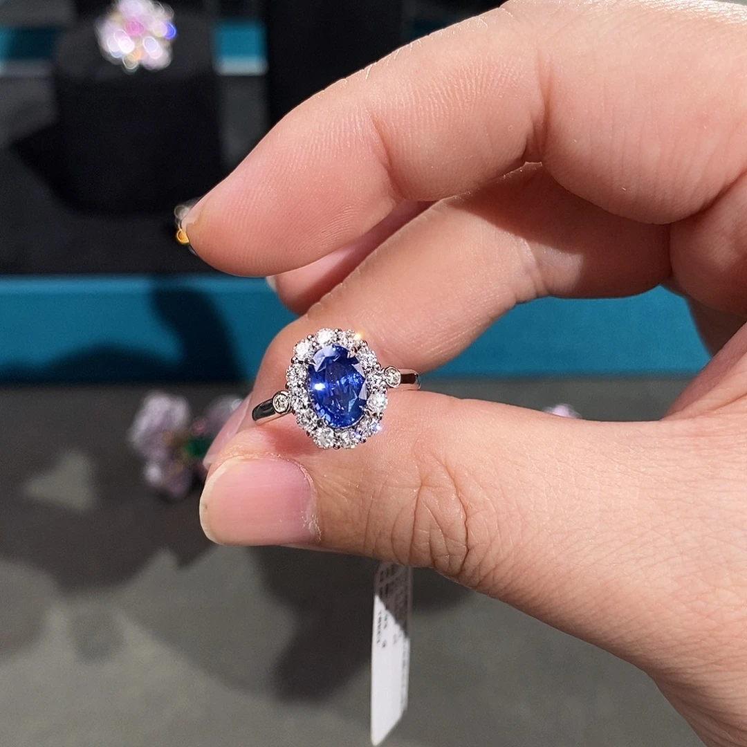 18K金镶嵌戒指蓝宝石AIGS无烧矢车菊VB2.13ct