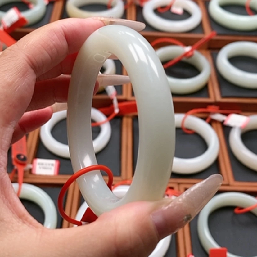 【闪购商品】未镶嵌手镯和田玉