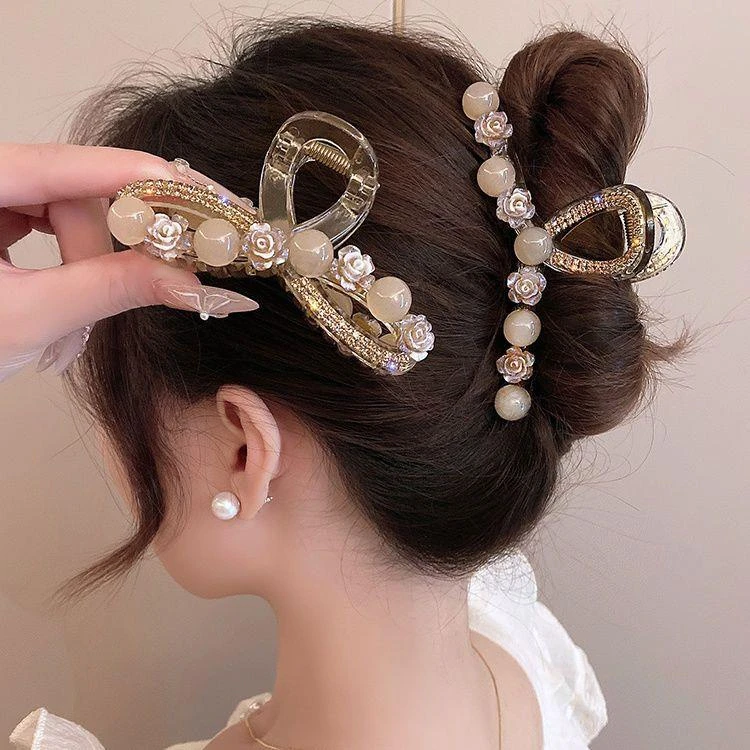 优雅小香风山茶花珠珠抓夹大号发量多女后脑勺高端盘发鲨鱼夹发夹