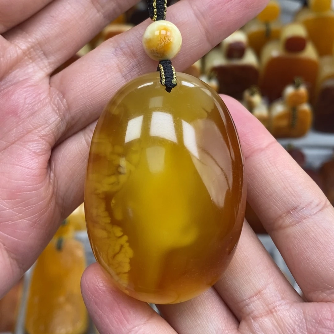 蜜蜡未镶嵌珠宝奇石