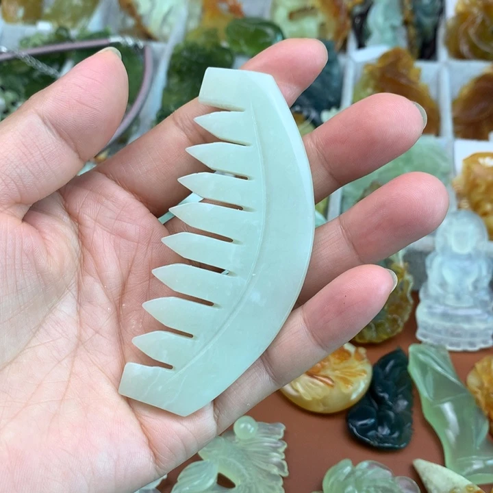 【闪购商品】蛇纹石玉未镶嵌颈饰