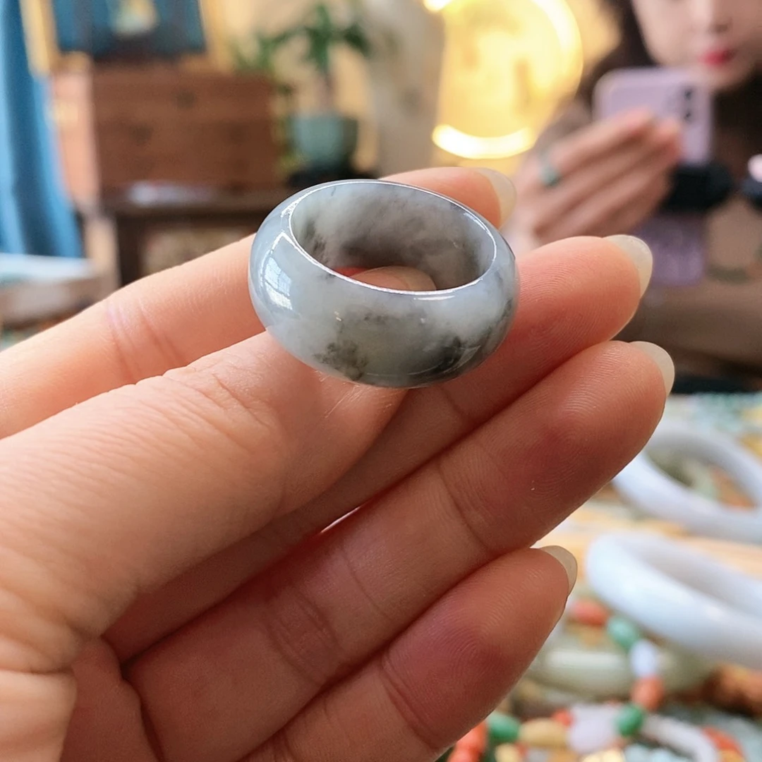 翡翠颈饰未镶嵌翡翠戒指