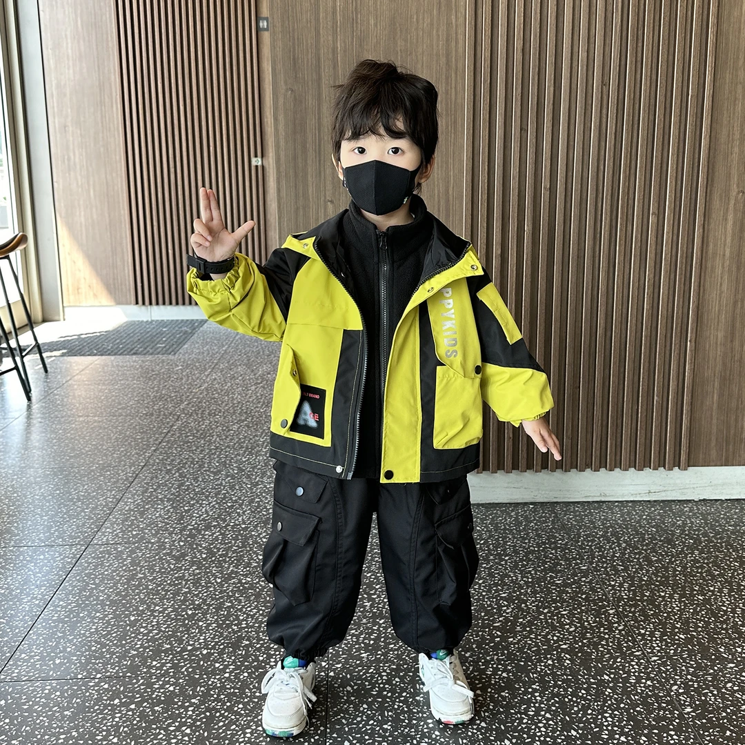 儿童冲锋衣2025新款男童春秋外套风衣潮酷帅气男孩秋冬季百搭上衣