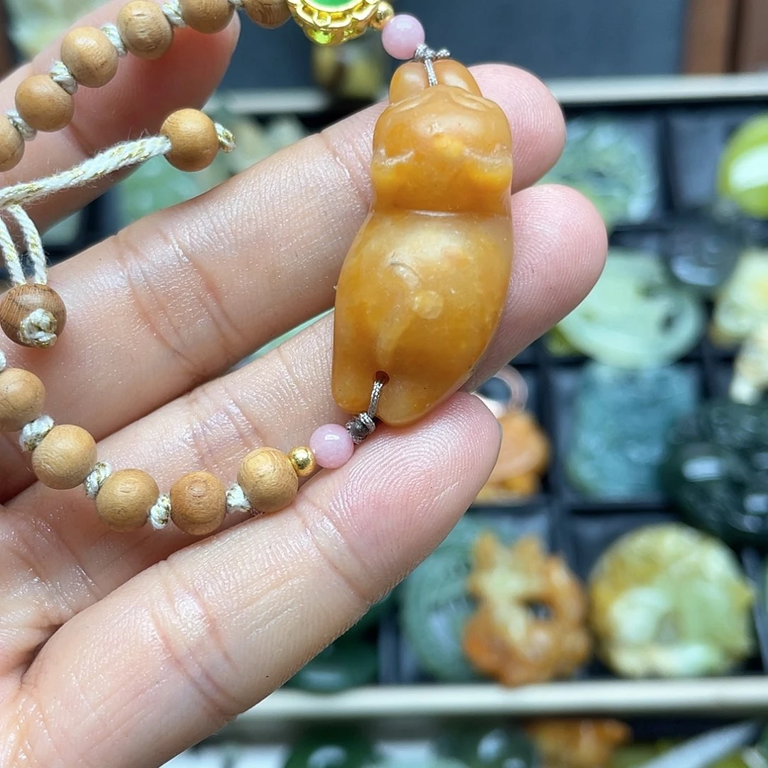 未镶嵌蛇纹石玉颈饰