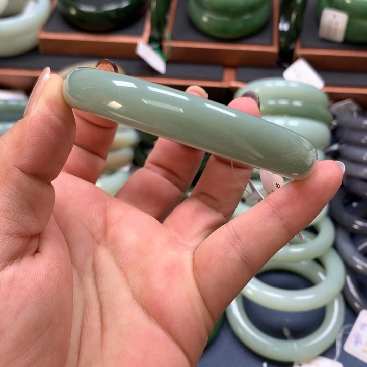 【闪购商品】未镶嵌手镯和田玉