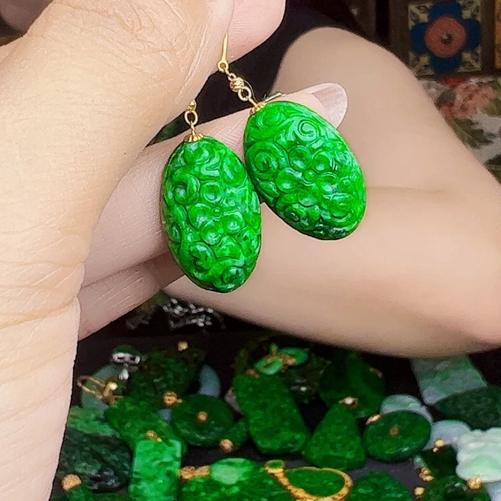 翡翠18K金镶嵌颈饰多样化