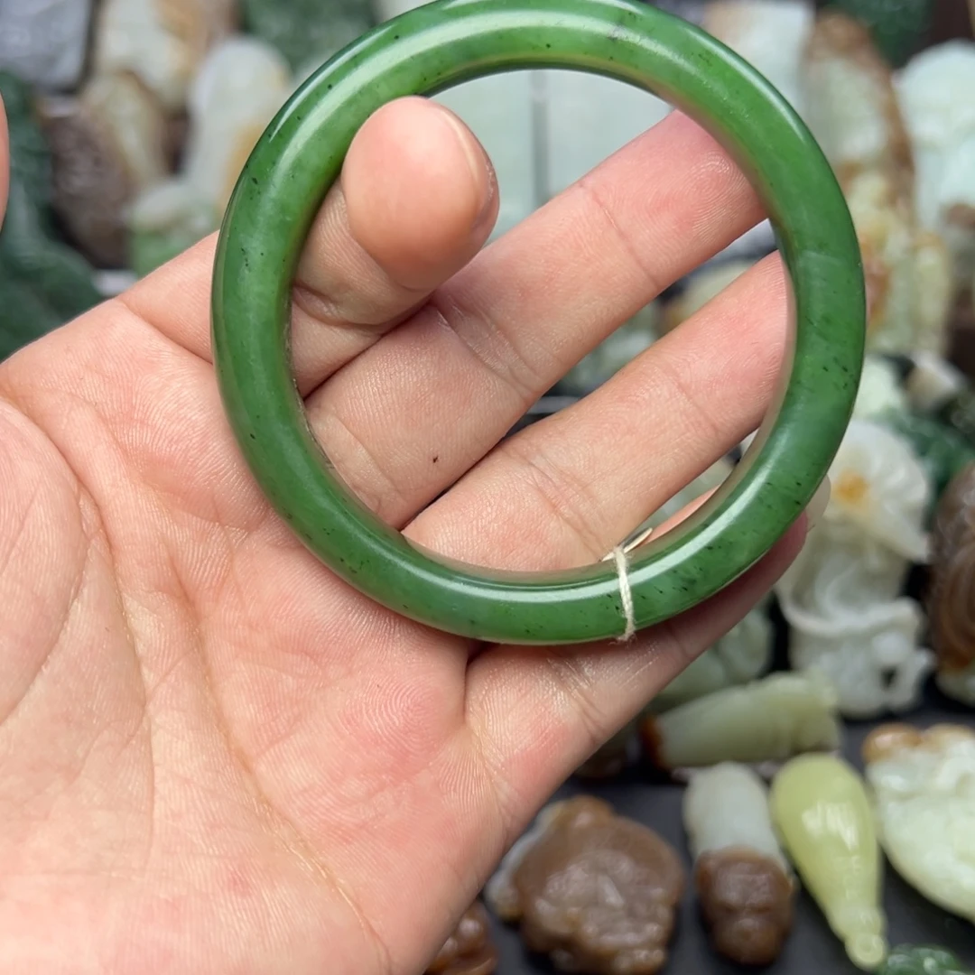 和田玉未镶嵌手镯