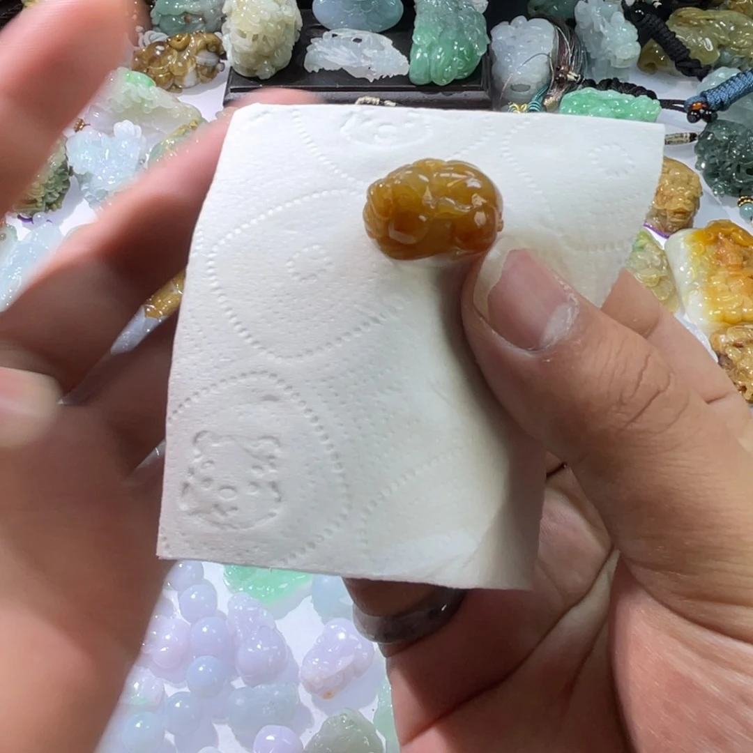 翡翠颈饰未镶嵌天然