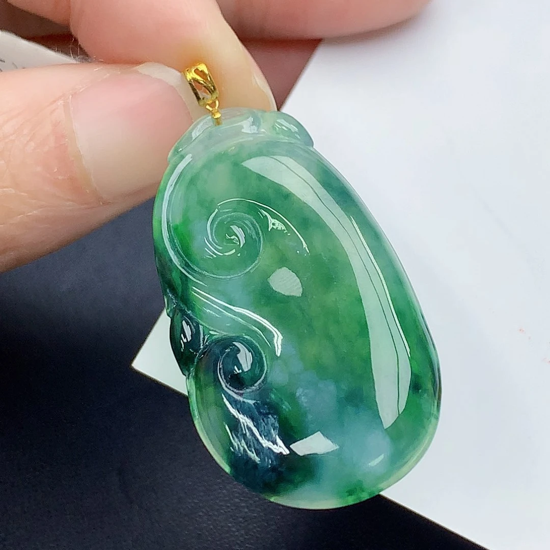 颈饰18K金镶嵌翡翠