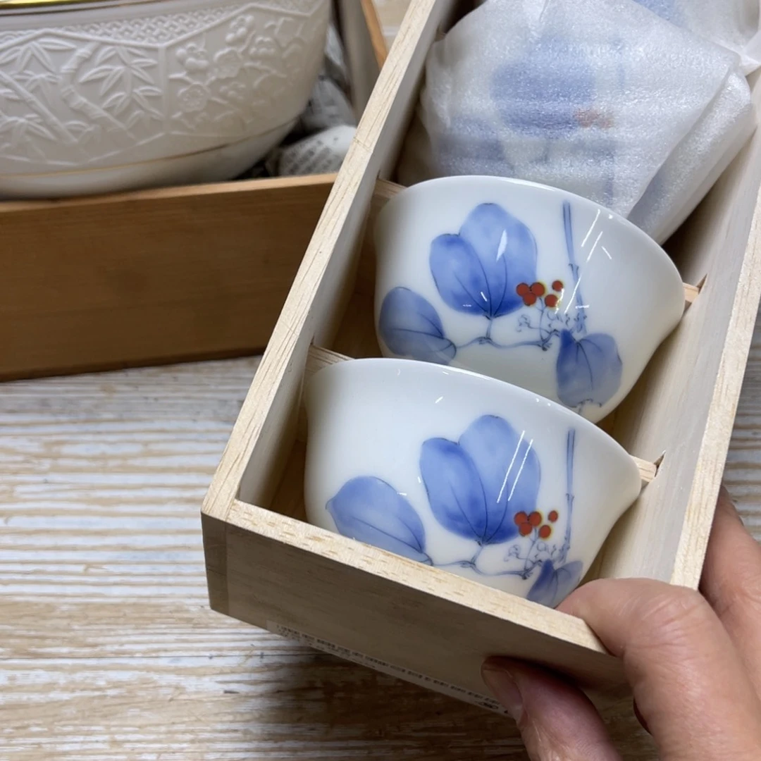 瓷片草****3密密麻麻地排列着一个