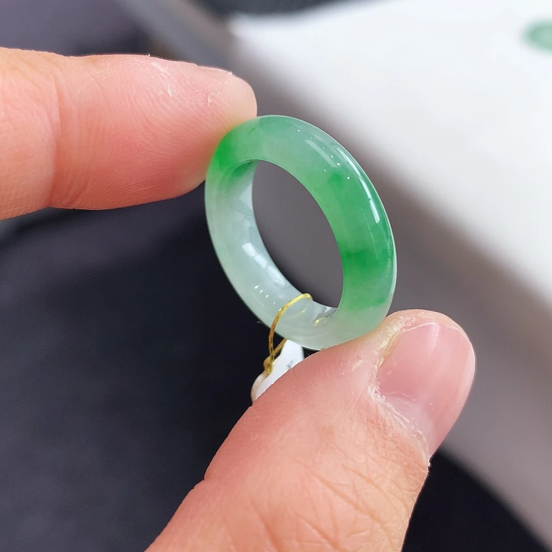 翡翠未镶嵌戒指12号