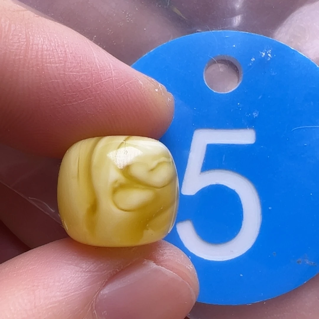 蜜蜡未镶嵌珠宝奇石12.8m m