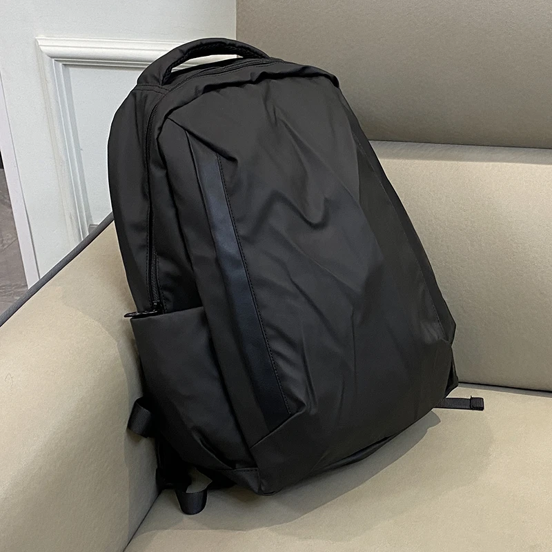 潮牌双肩包男日系时尚轻便背包耐磨大容量尼龙防水商务休闲电脑包