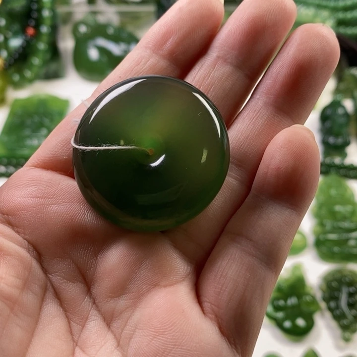 未镶嵌蛇纹石玉颈饰