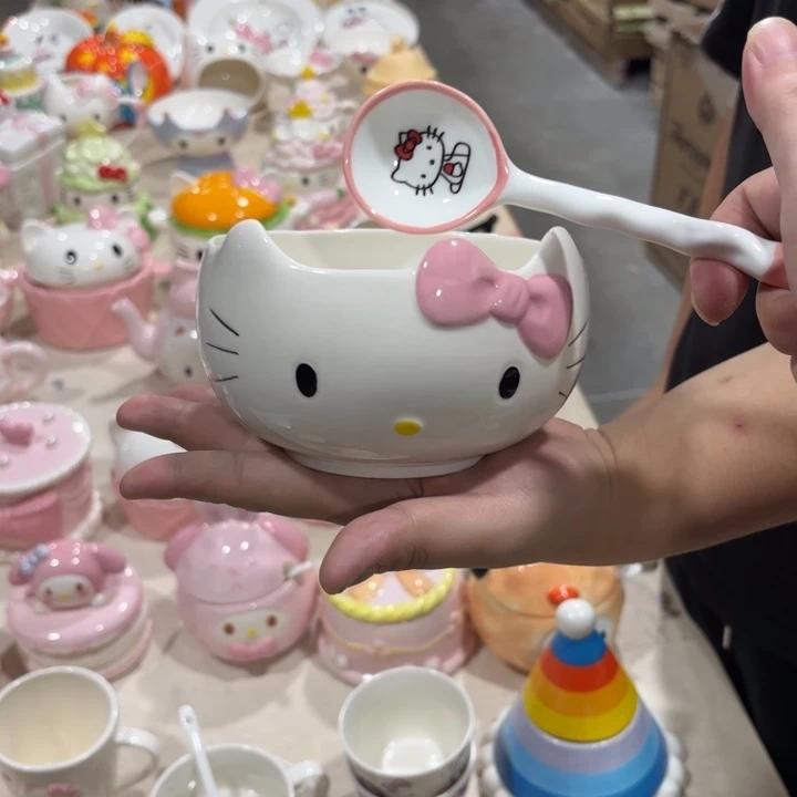 瓷片我在外面吃饭了哈哈哈
