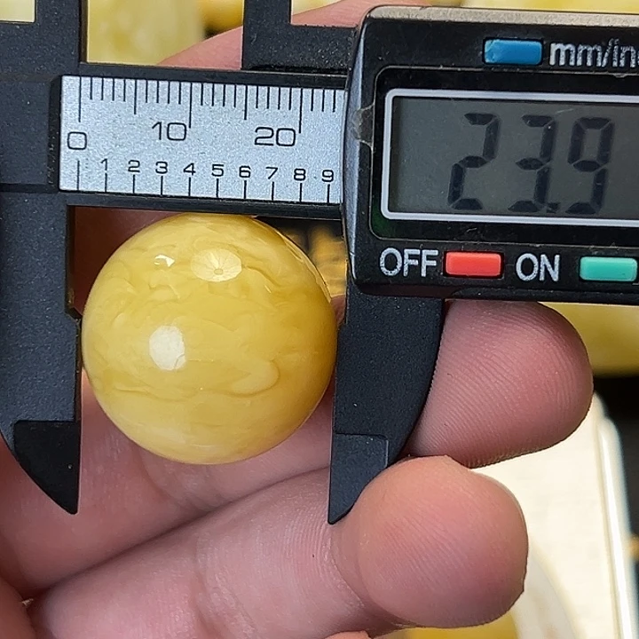 琥珀未镶嵌裸石350