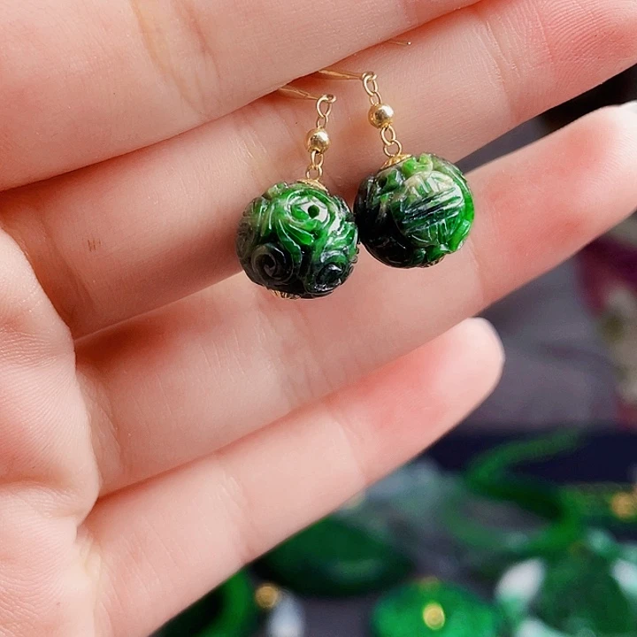 翡翠18K金镶嵌颈饰多样性