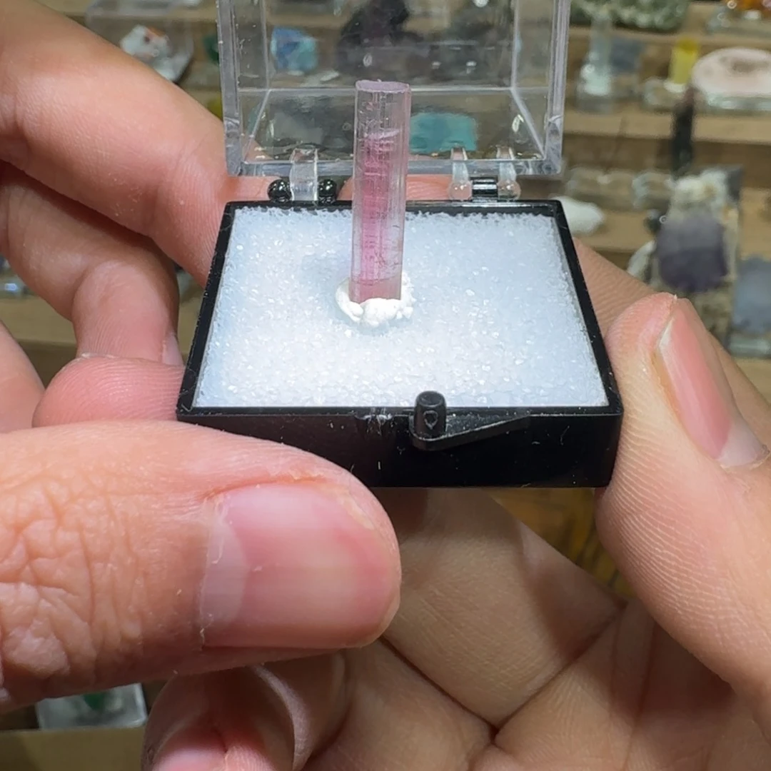 楚****月下珠宝严选矿物