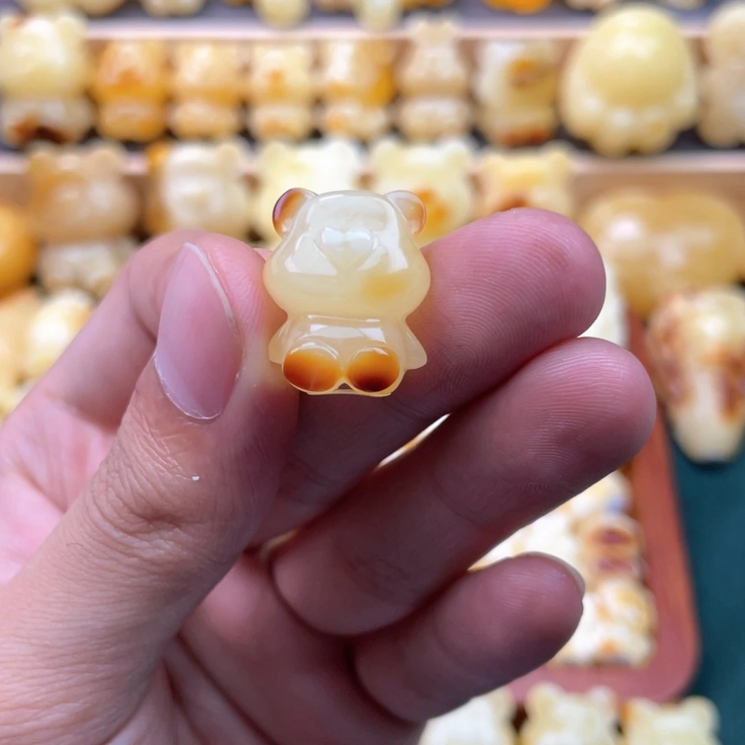 鱼***儿未镶嵌琥珀裸石蜜蜡