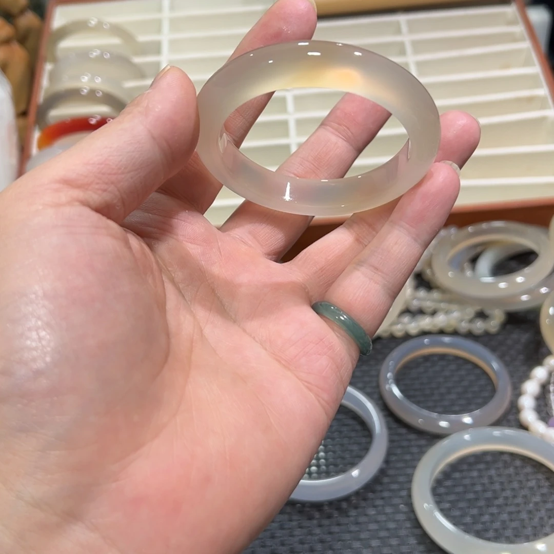 玛瑙/玉髓未镶嵌手镯54圈999