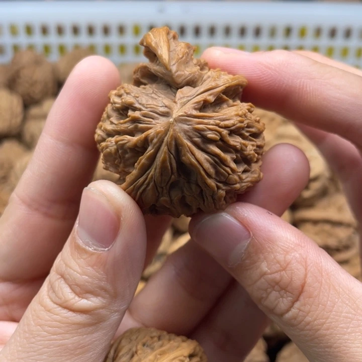 文玩核桃吊坠南疆
