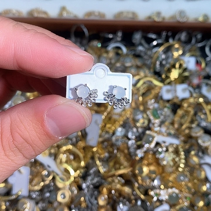 翡翠未镶嵌戒指01