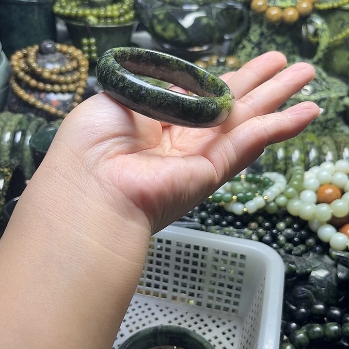 欣***物蛇纹石玉未镶嵌珠宝半成品藏玉药王石福利款手镯