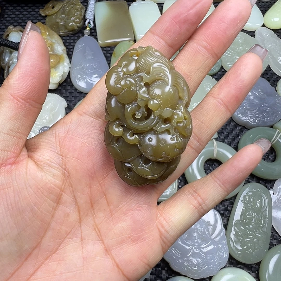 和田玉足银镀金镶嵌颈饰卡55