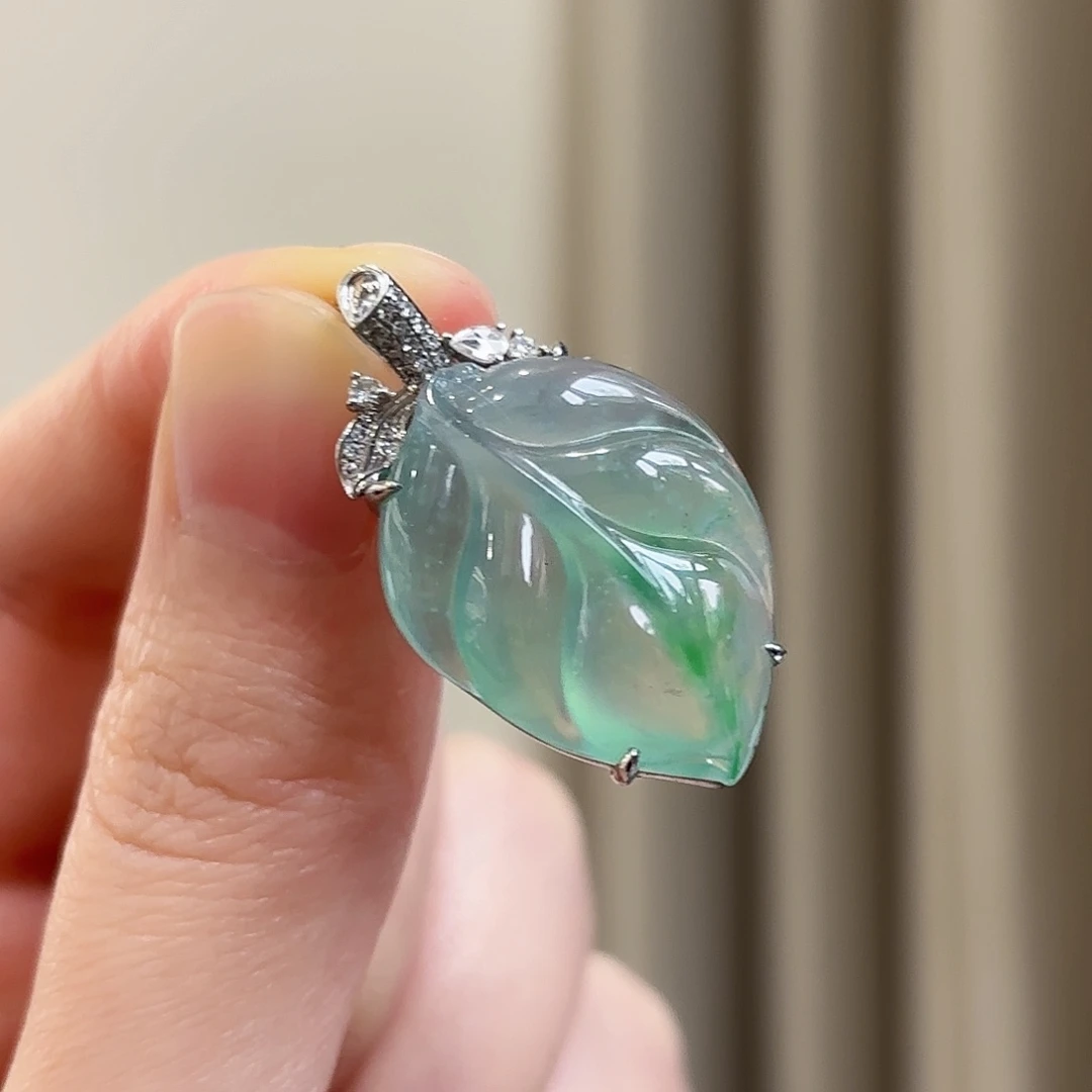 翡翠18K金镶嵌吊坠(不含链)翡翠叶子吊坠多人不退不换