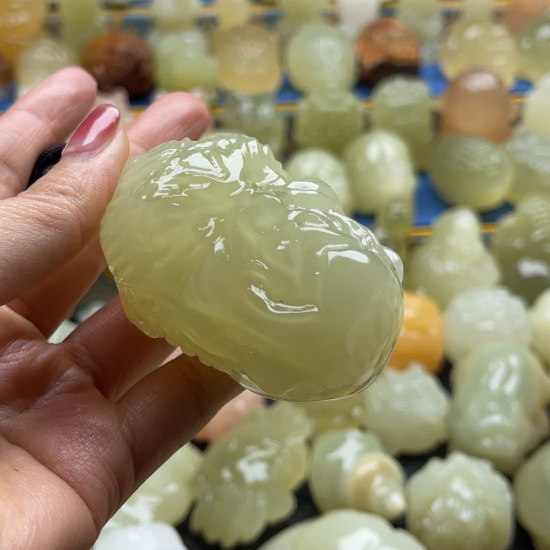 听***雨天然雕刻桌面小摆件