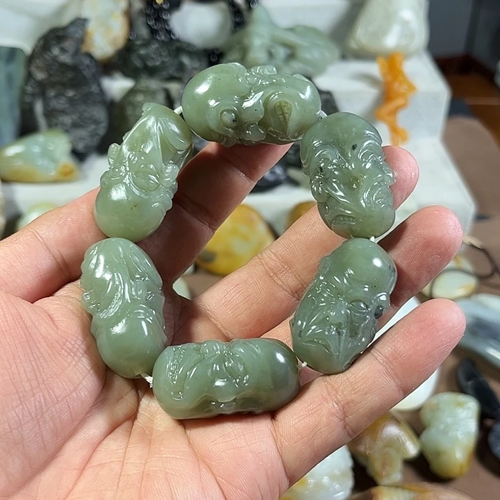 小***刚未镶嵌和田玉把件