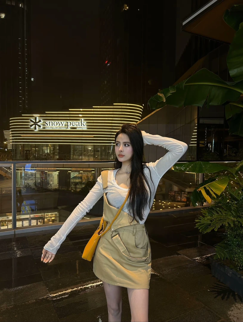 美式复古纯色可调节牛仔背带裙女修身高腰显瘦包臀短裙