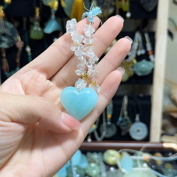 蛇纹石玉合金颈饰爱心